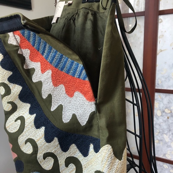 Vanessa Virginia - Tulipa Embroidered Skirt... Size (UK-4/US-0/EU-32) - Picture 6 of 9